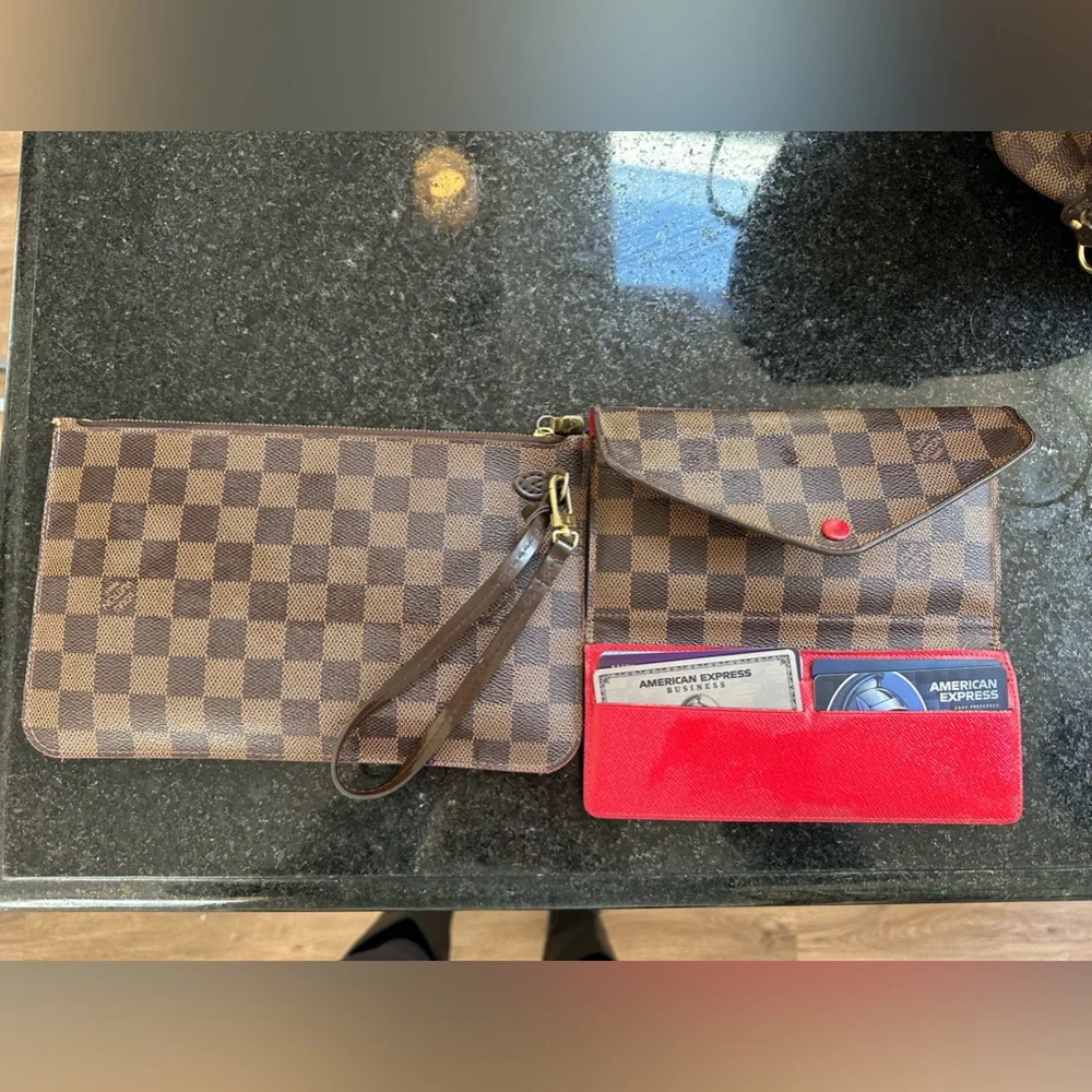 Louis Vuitton Neverfull MM Damier with red interior - Picture 4 of 14